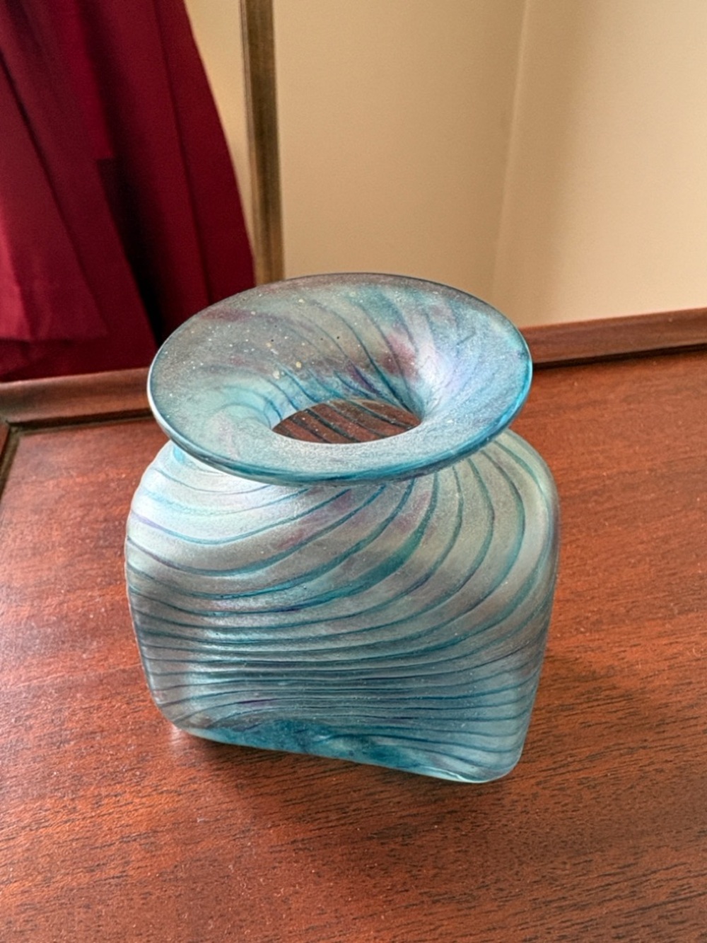 Vintage signed  ROBERT HELD iridescent art glass vase